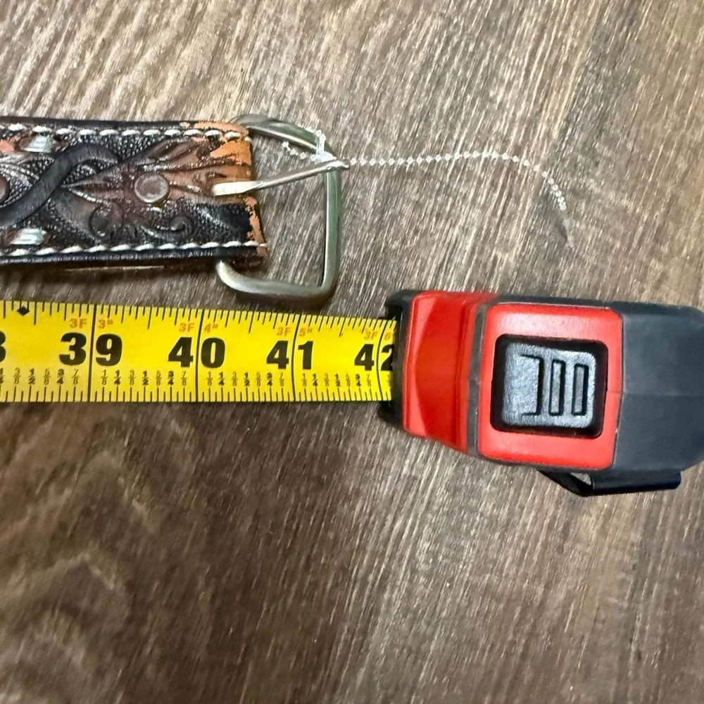 Brushy Creek M (36) NWT (partial) Cowhide vintage western Belt with Silver studs - Picture 14 of 14